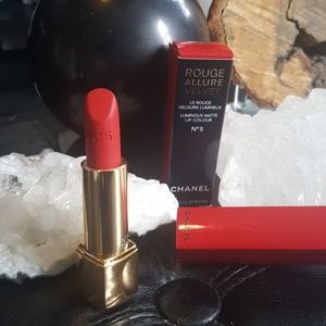 CHANEL MATTE LIP COLOUR